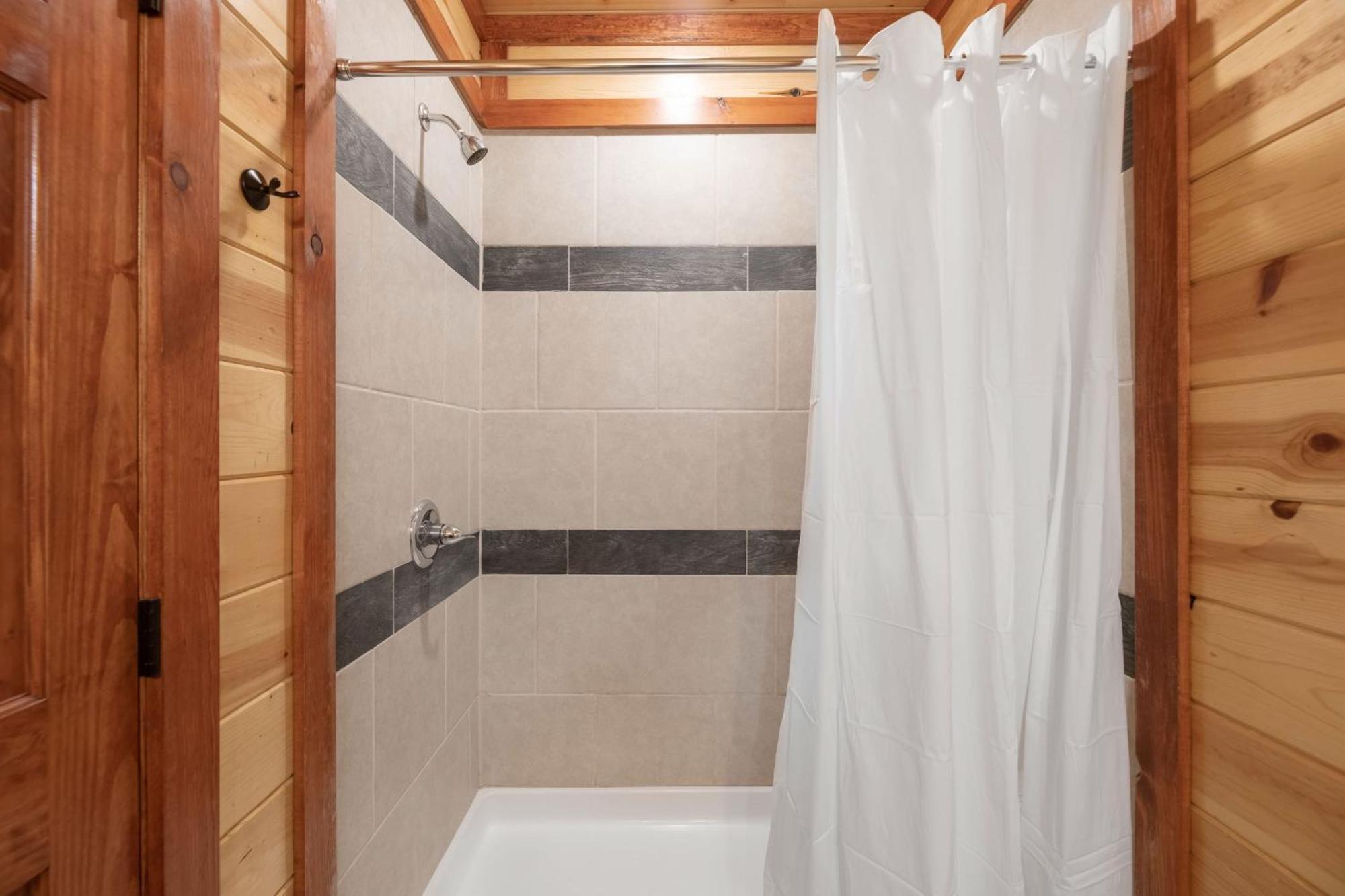 Sugarland By Avantstay Sleeps 28 Home Theatre Two Hot Tubs Indoor Pool Incredible Views Pigeon Forge Eksteriør billede
