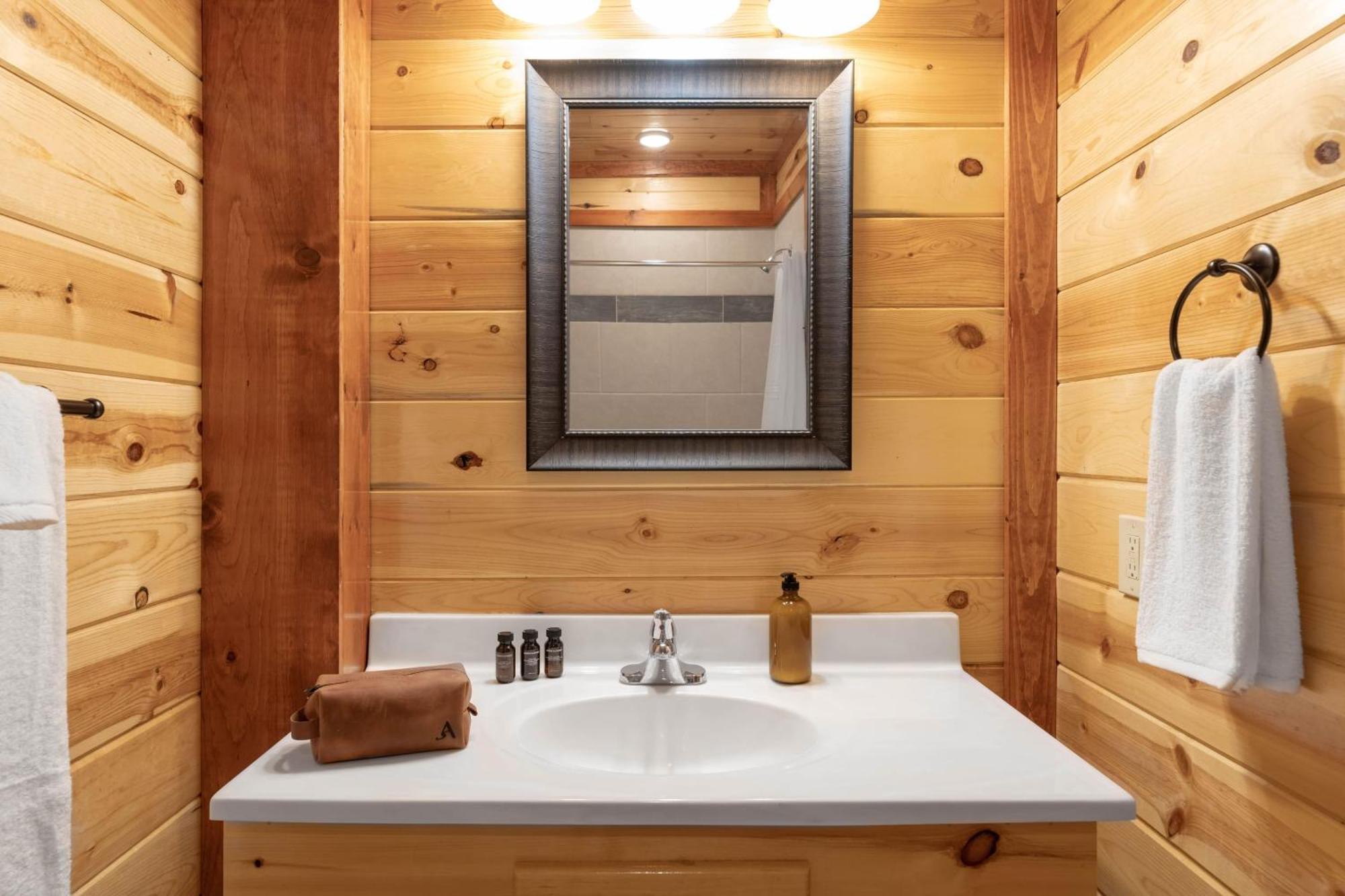 Sugarland By Avantstay Sleeps 28 Home Theatre Two Hot Tubs Indoor Pool Incredible Views Pigeon Forge Eksteriør billede
